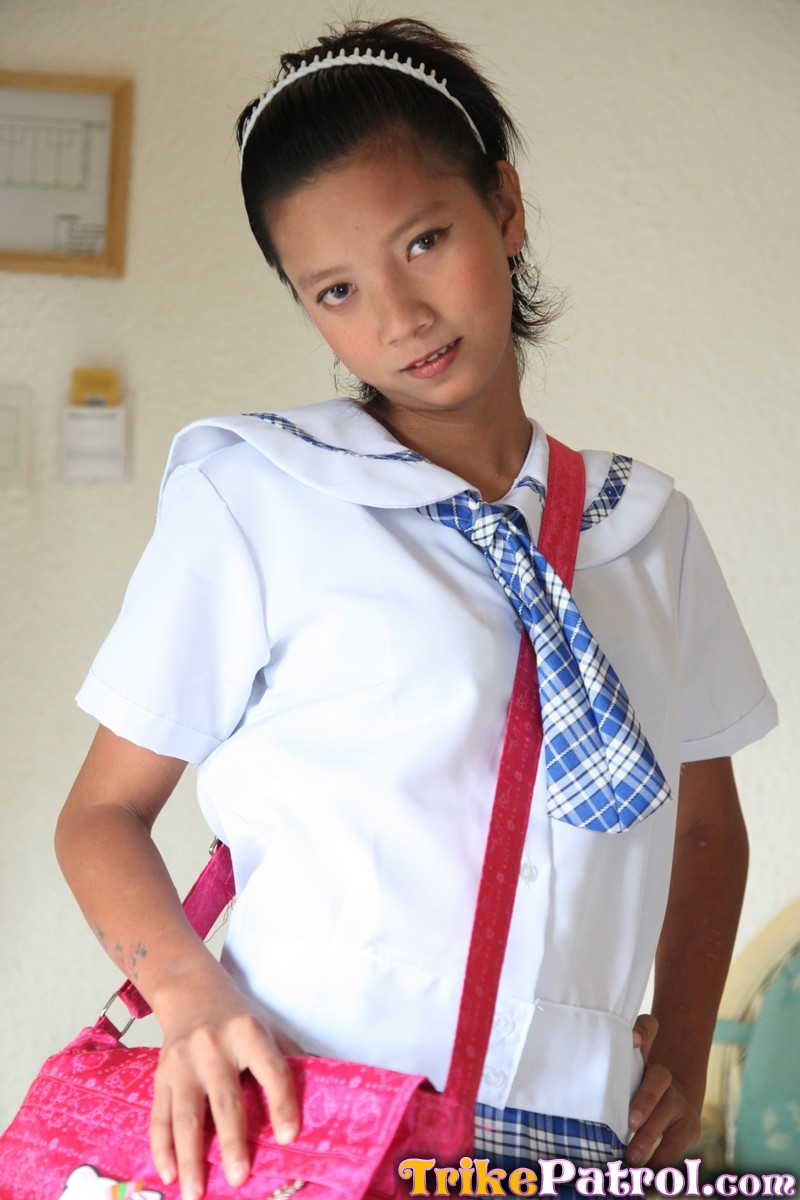 Lovely Filipina Teen Schoolgir